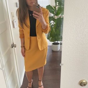 Fun, vintage, mustard yellow suit- size 10
